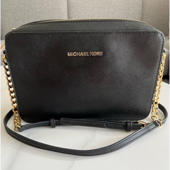 MICHAEL KORS
Chain-Link Saffiano Leather Crossbody Bag - Picture 1 of 8